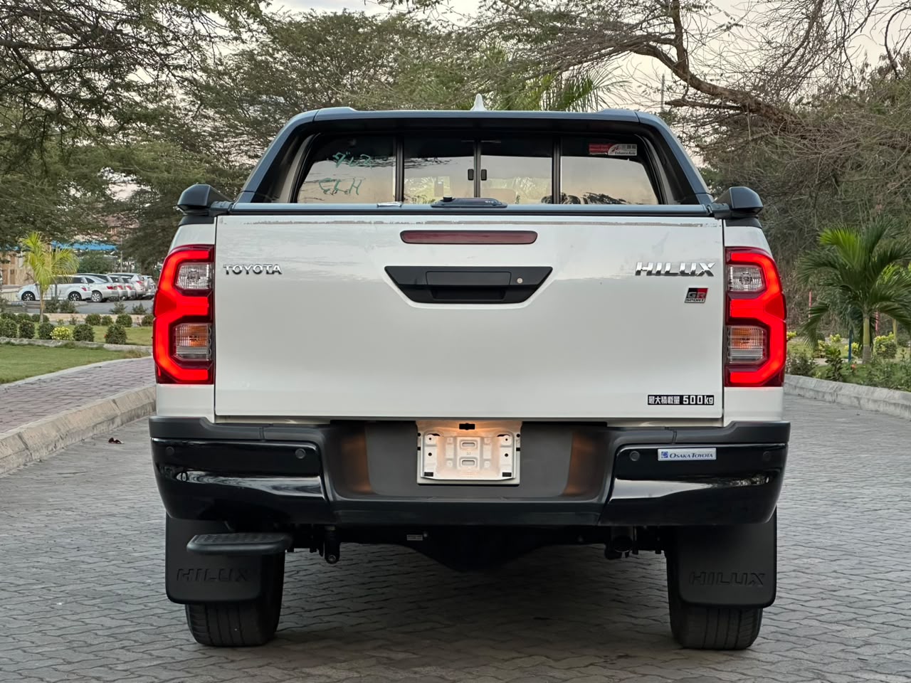 TOYOTA HILUX DOUBLE CABIN thumbnail 8